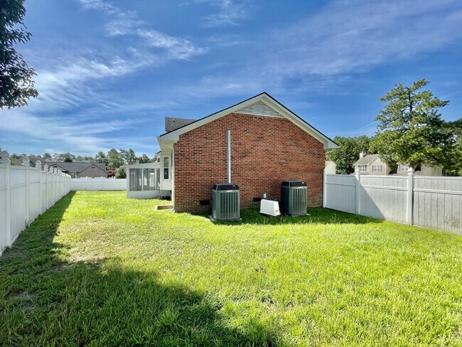 Building Photo - 4 bedroom, 3 bathroom Nest in Spring Lake