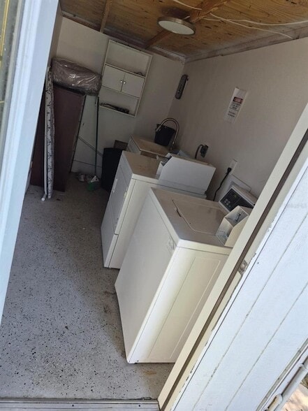 Building Photo - 5617 Gateway Dr