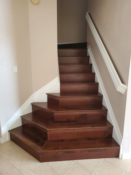 Building Photo - Coming mid August  4 Bedroom Forum Townhome