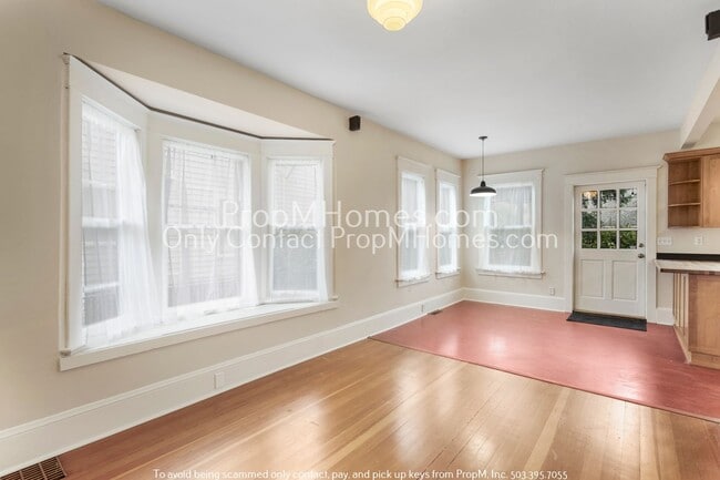 Building Photo - Discover Serenity in King Neighborhood!