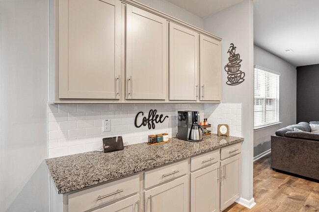 Building Photo - 68 Black Crk Dr