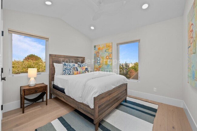 Building Photo - BRAND-NEW, FULLY-FURNISHED Luxury 3 bd / 3 ba Townhome in Coastal Carlsbad