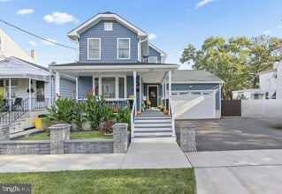 Building Photo - 234 Howell St