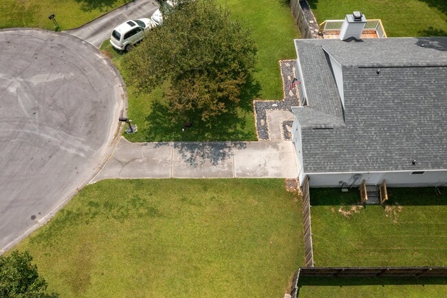 Building Photo - 1212 Gerald Dr