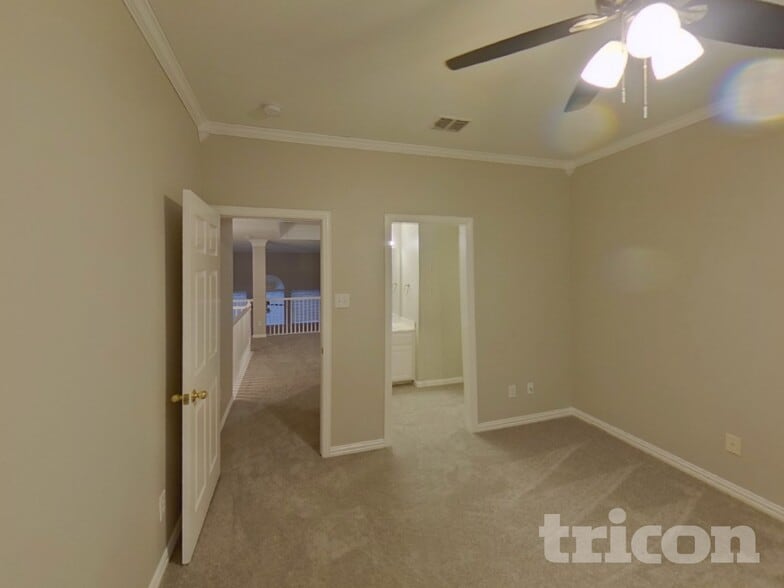 Building Photo - 1980 Creekside Dr