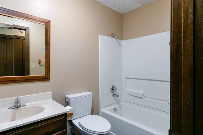 Building Photo - Blending Relaxation & Sophistication Creat...