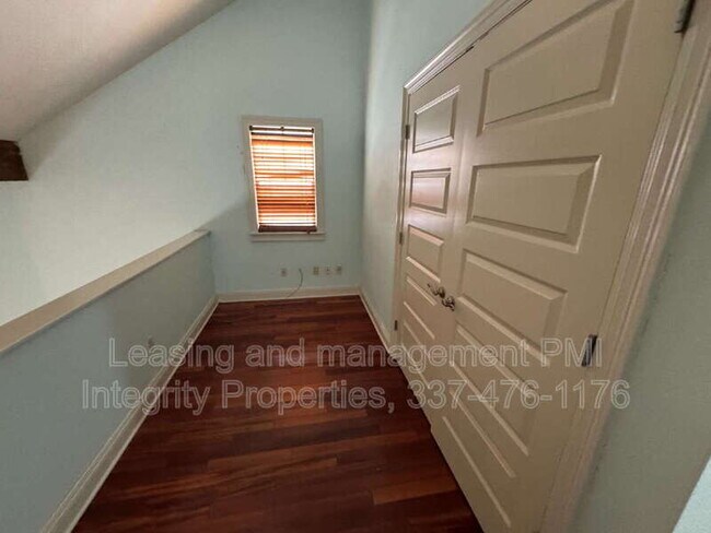Building Photo - 120 Ambiance Cir