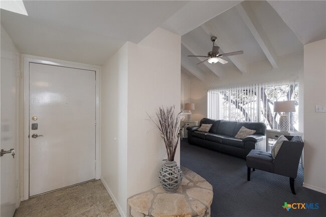 Building Photo - 1135 Parkview Dr