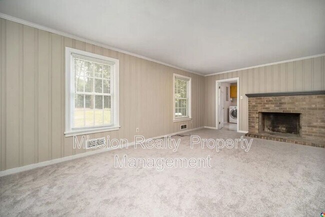 Building Photo - 1519 Chauncey Ln