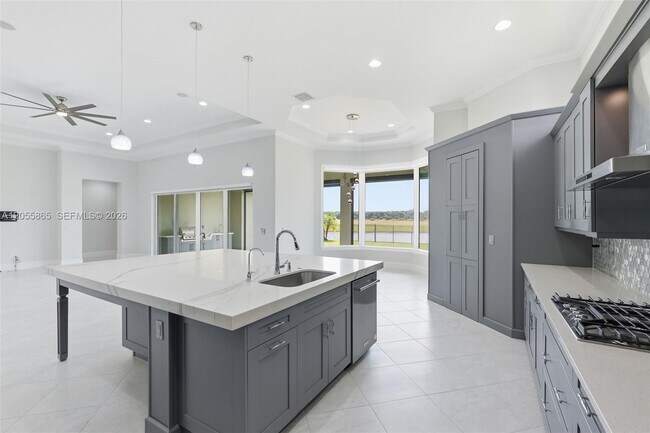 Building Photo - 4662 Estates Cir