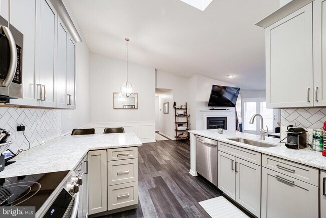 Building Photo - 7510 Ashby Ln