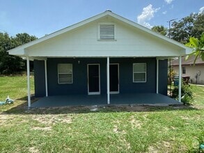 Building Photo - Studio For Rent at 318 1/2 Pearl St. Lake ...