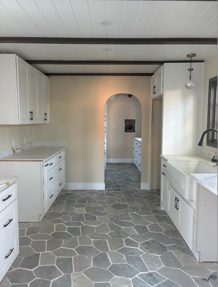 Primary Photo - 3608 Wilshire Terrace