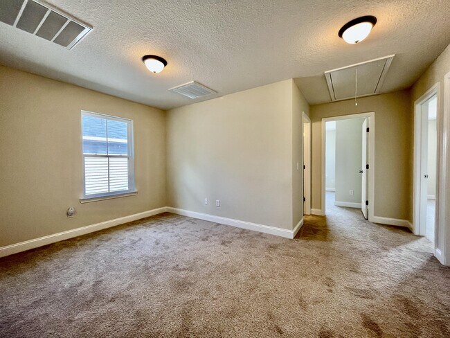 Building Photo - 759 Fairview Cir