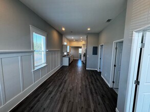 Building Photo - 3 BED/2 BATH HOME UPPER UNIT AVAIABLE FOR RENT IN OAKLAND, CA!!!! INCLUDING $500 OFF FIRST MONTHS...