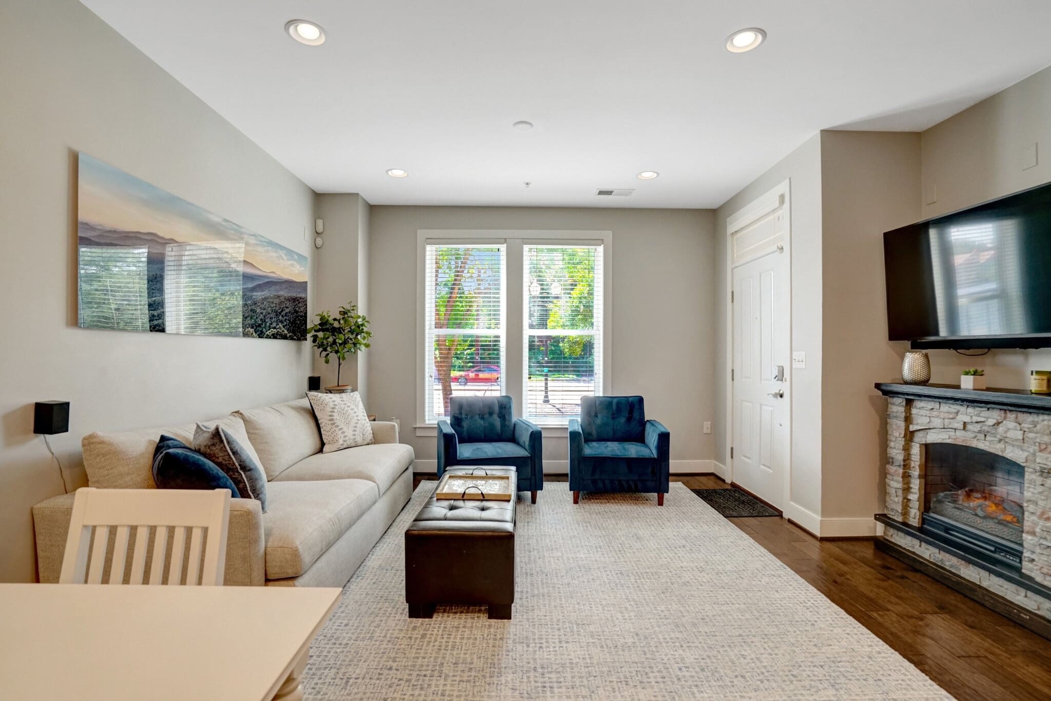 Living Room - 2209 Richmond Hwy