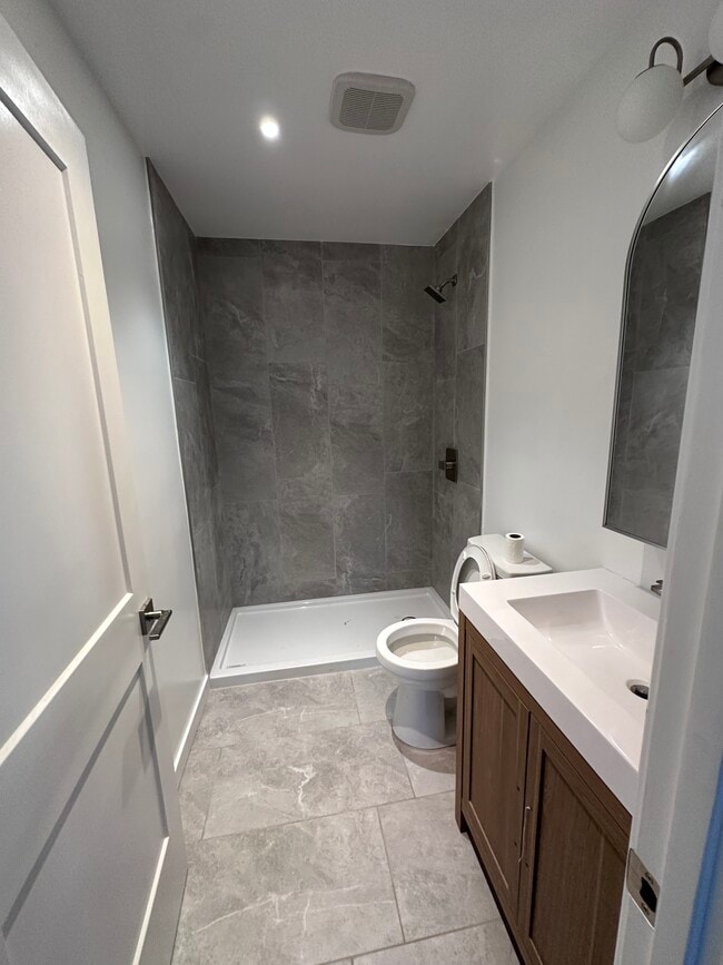 Building Photo - 1754 W 37th Dr