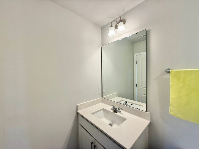 Building Photo - Gorgeous 3BD, 3.5BA Apex Townhome with 1-Car Garage in an HOA Community