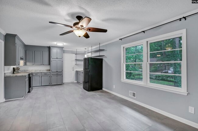 Building Photo - 237 Vincenne Rd