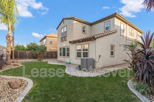 Building Photo - 479 W Esplanade Dr