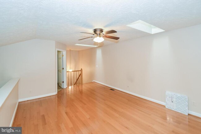 Building Photo - 12010 Ridge Knoll Dr