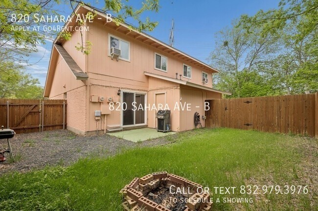 Building Photo - 820 Sahara Ave