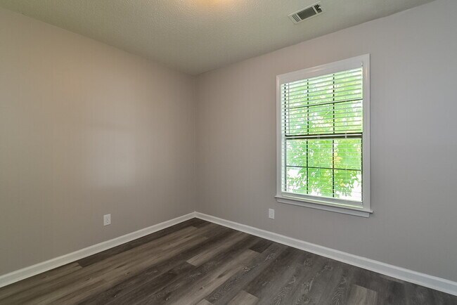 Building Photo - 2464 Green Glen Dr