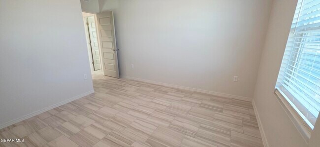 Building Photo - 4007 Tyler Ave