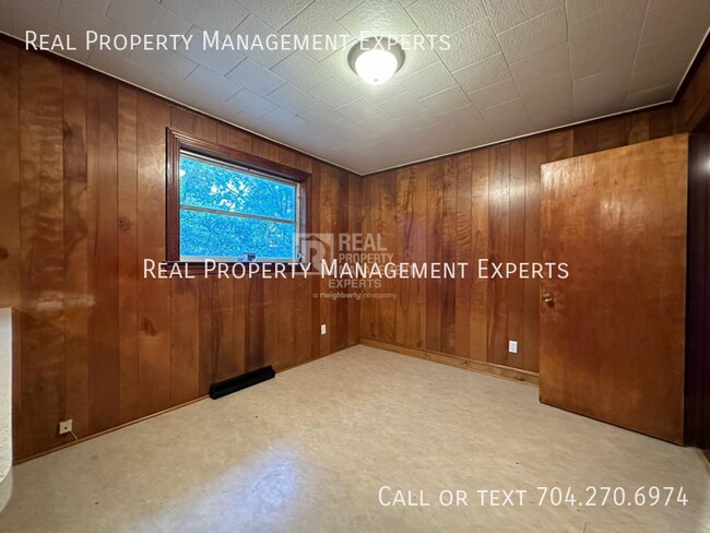 Building Photo - 1396 Shinnville Rd