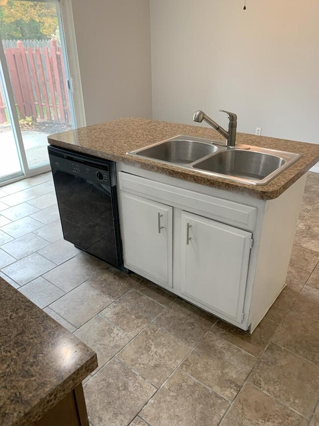 Building Photo - 1440 Prospect St