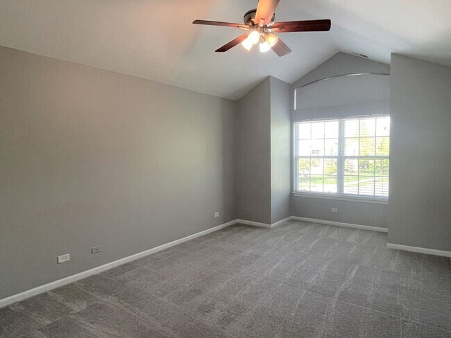 Building Photo - 868 Brompton Ct