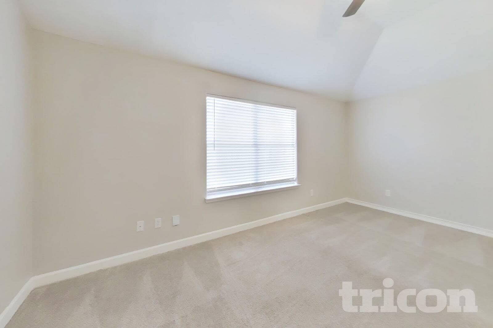 Building Photo - 29418 Fox River Dr
