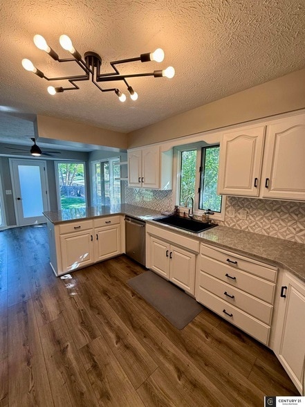 Building Photo - 2902 Blackhawk Dr