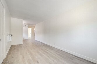 Building Photo - 1405 E Bridger Ave