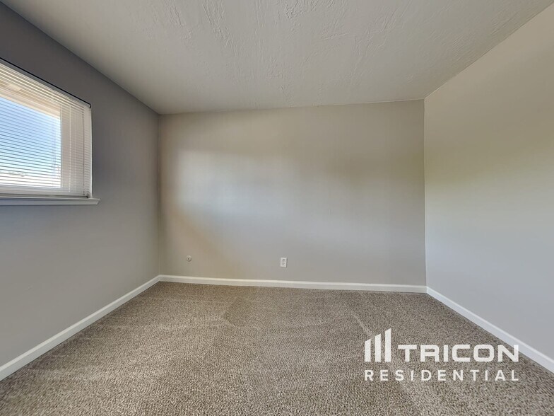 Building Photo - 10072 Zodiac Ct