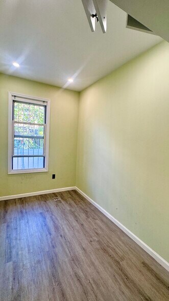 Building Photo - 1525 McDonald Ave