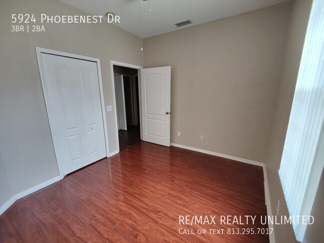 Building Photo - 5924 Phoebenest Dr