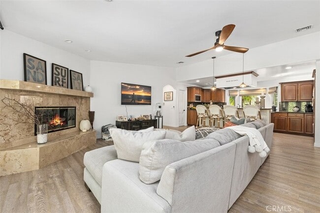 Building Photo - 600 Cliff Dr