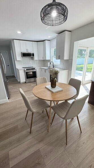 Primary Photo - 2936 27th Ave N