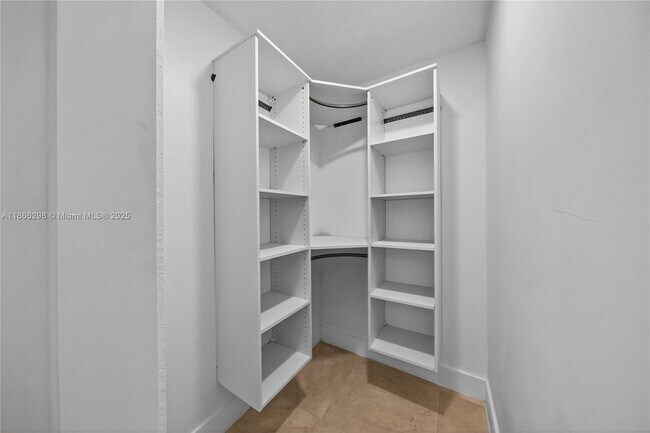 Building Photo - 1545 Springside Dr