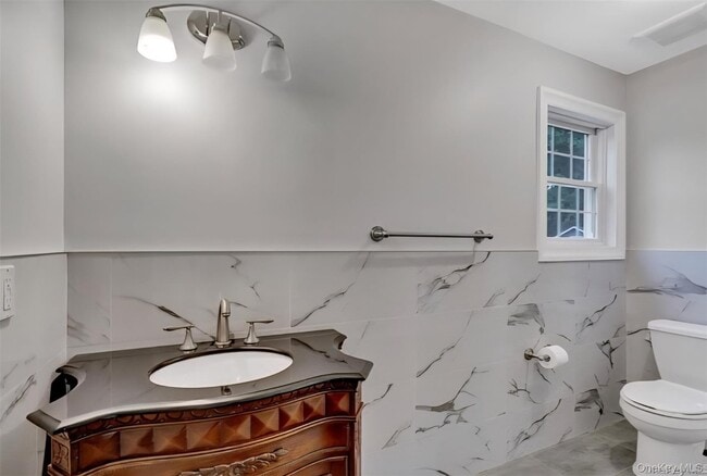 Building Photo - 9 Linda Ln