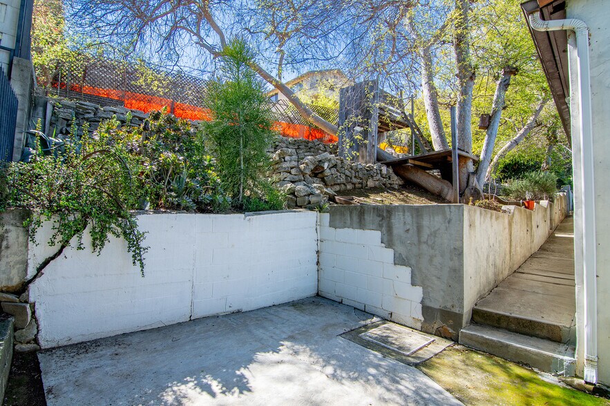 Building Photo - 3702 Arbolada Rd