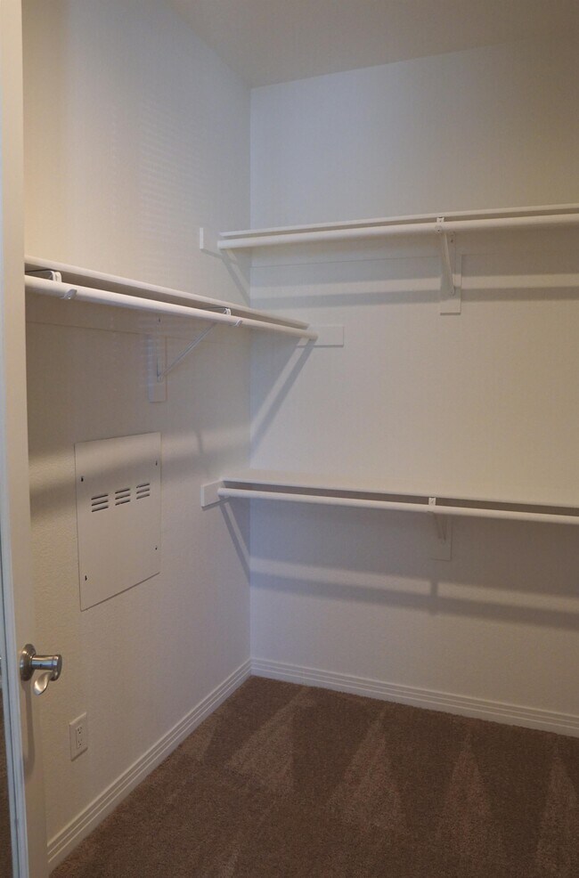 Building Photo - 35579 Domani Dr