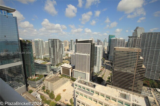 Building Photo - 950 Brickell Bay Dr