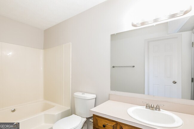 Building Photo - 369 Hillridge Dr