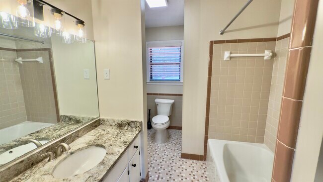 Building Photo - 2563 Hacks Cross Rd