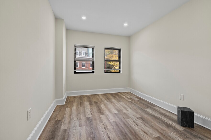 Building Photo - 2539 Saint Paul St