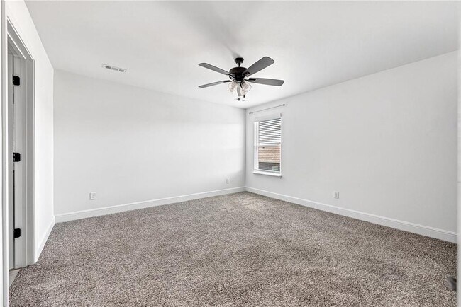 Building Photo - 2090 Wildflower Dr