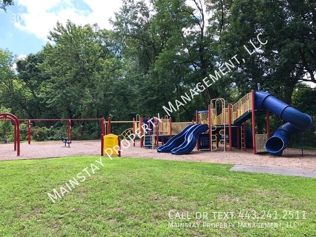 Building Photo - 3035 Balder Ave
