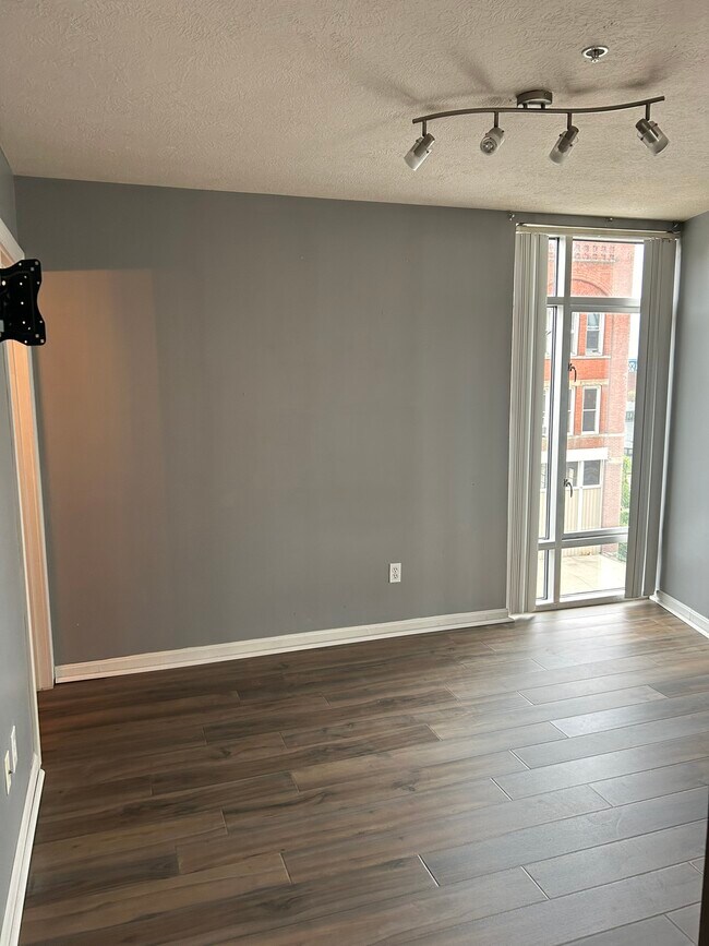 Building Photo - 2222 Detroit Ave #512